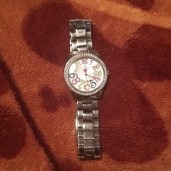 Well loved Betsey Johnson watch - Picture 1 of 2